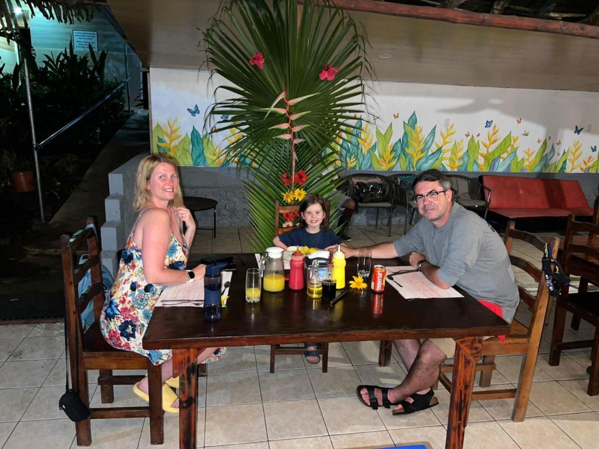 Corcovado Adventures Hostel Drakes Bay Екстериор снимка