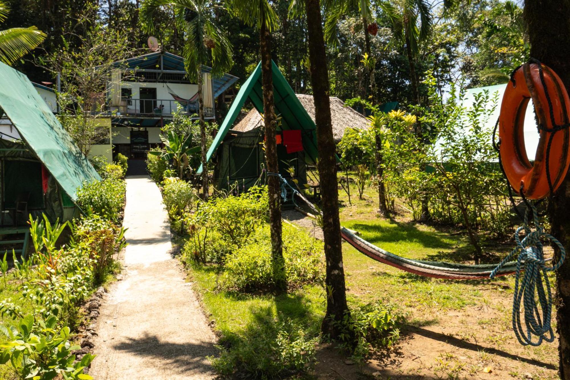 Corcovado Adventures Hostel Drakes Bay Екстериор снимка